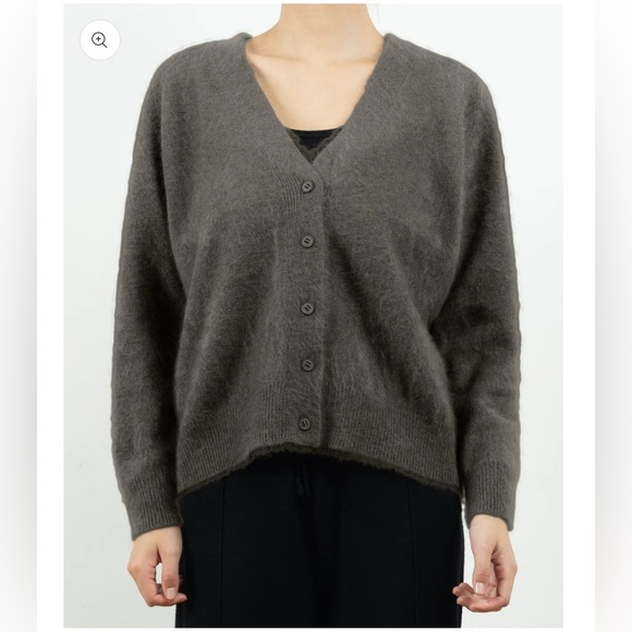 C.T. Plage Limited-Edition Raccoon Fur Brushed Knit Sweater – Grey – Size 36 - Picture 2 of 13